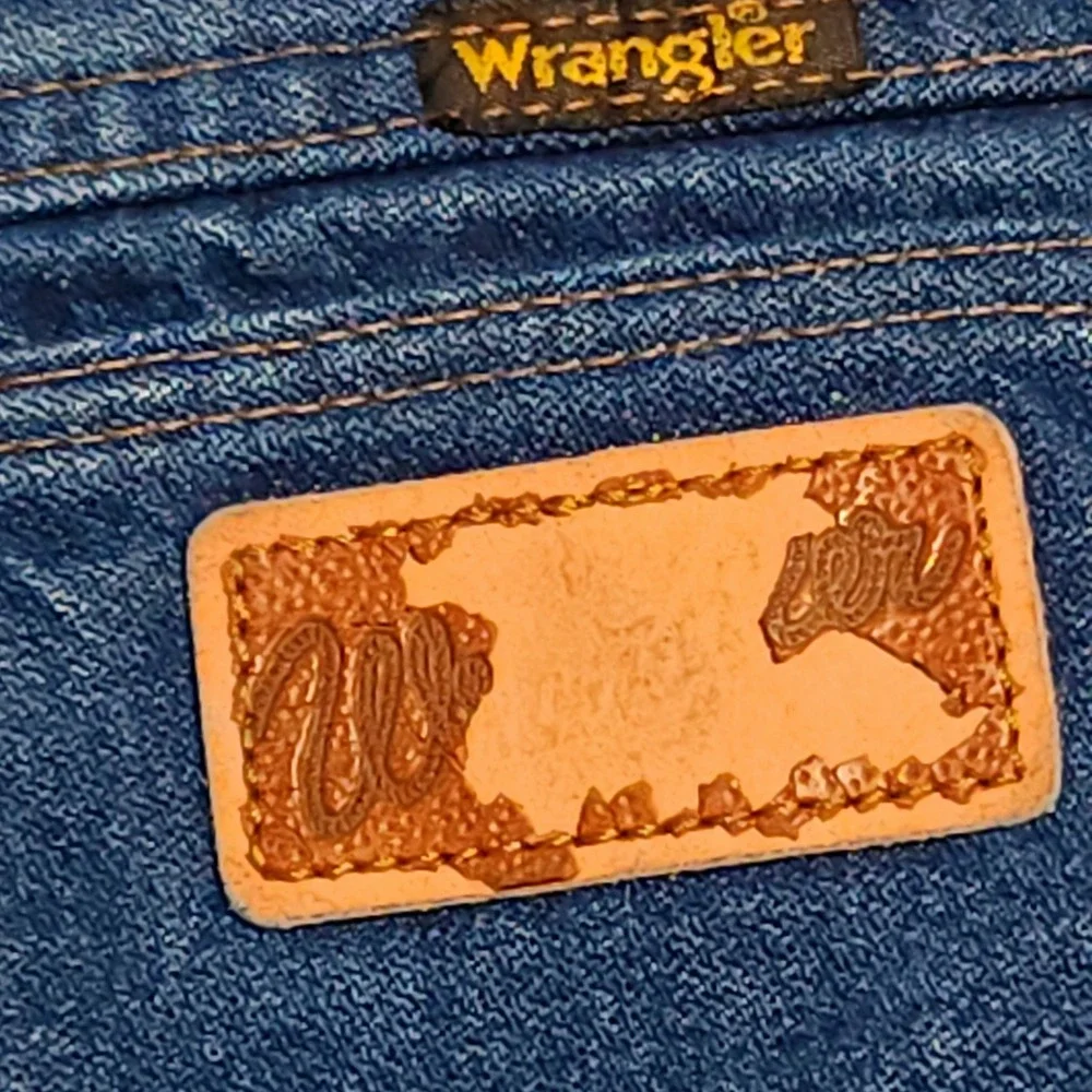 Vintage Wrangler 945NAV Cowboy Cut Jeans 42x30 Actual 40x29.5 USA Bootcut